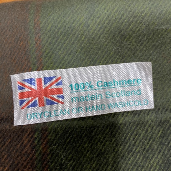 NWOT.  Set of 3, plaid scarves. - Picture 11 of 12